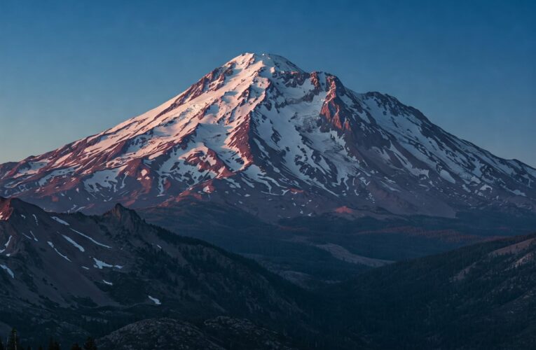 Os Mistérios Sobrenaturais do Monte Shasta: Portal para Outros Mundos?